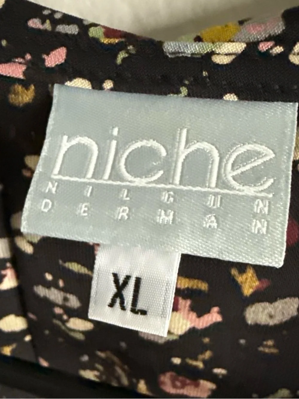Black Floral Button-Up Blouse - Picture 5 of 5